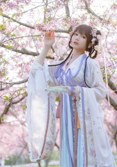 少妇的诱惑完整版_国产剧免费高清观看